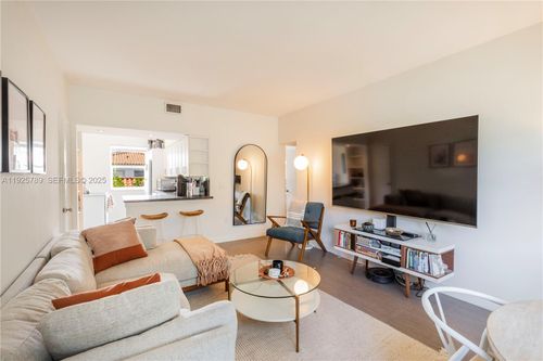 a8-728 Lenox Ave, Miami Beach, FL, 33139 | Card Image