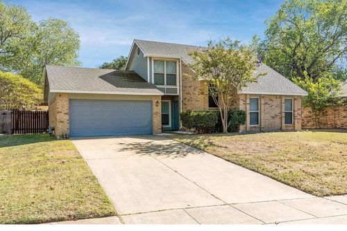 707 Creekside Dr, Euless, TX, 76040-5559 | Card Image