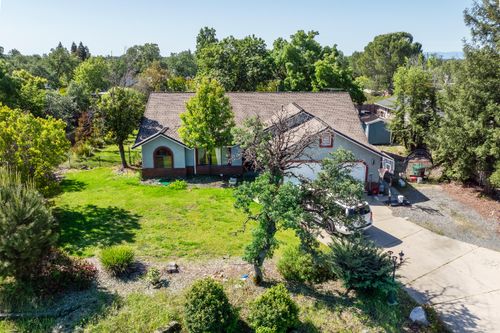 19331 Hollow Ln, Redding, CA, 96003-8611 | Card Image