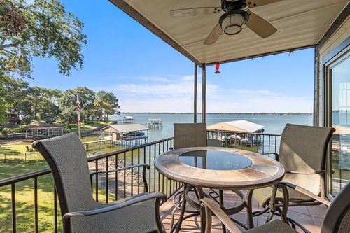 160 Peninsula Point Ter, Mabank, TX, 75156-7509 | Card Image