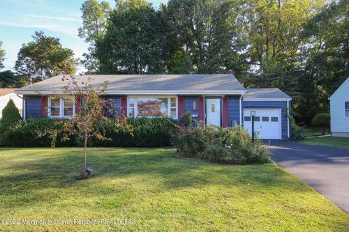 18 Crestview Dr, Middletown, NJ, 07748-3605 | Card Image