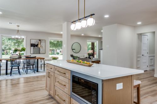 237 Easton Rd, Dallas, TX, 75218-1008 | Card Image