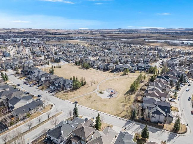 686 Chaparral Dr Se, House other with 5 bedrooms, 4 bathrooms and 4 parking in Calgary AB | Image 49