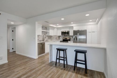 504-500 N St, Sacramento, CA, 95814-4330 | Card Image