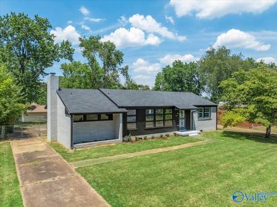 2112 Wharton Road Nw, House other with 3 bedrooms, 2 bathrooms and null parking in Huntsville AL | Image 2