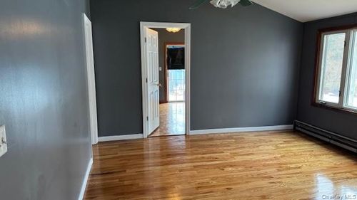 119 Old Turnpike Rd, Bloomingburg, NY, 12721-4619 | Card Image