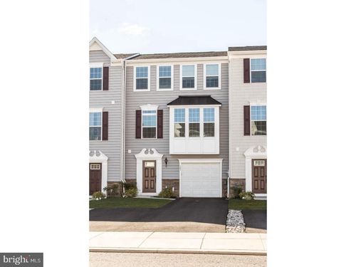 103 Tulip Ln, GILBERTSVILLE, PA, 19525-8121 | Card Image
