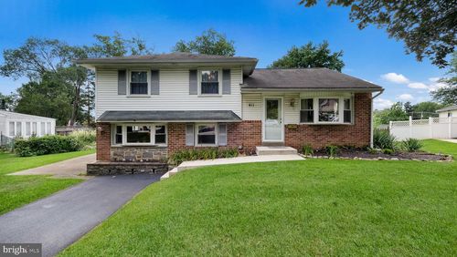 411 Westfield Dr, BROOMALL, PA, 19008-3746 | Card Image