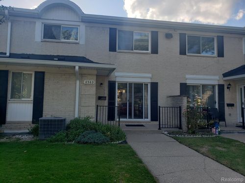 8583 Winchester Dr, Sterling Heights, MI, 48313-3161 | Card Image