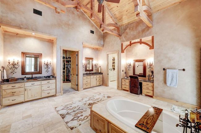10002 Oxted Ln, House other with 4 bedrooms, 7 bathrooms and 12 parking in Spring TX | Image 22