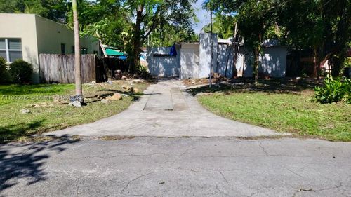 519 Ne 118th St, Biscayne Park, FL, 33161-6229 | Card Image