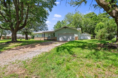 703 N Gertrude Ave, Wagoner, OK, 74467-2815 | Card Image