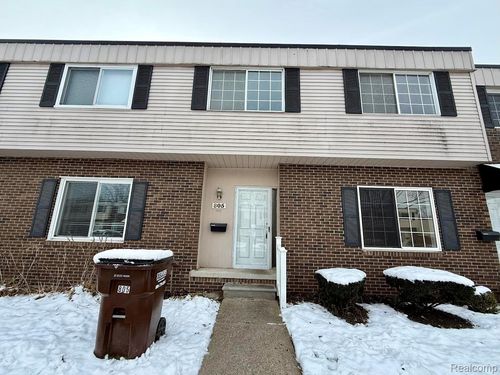 805 Estrada Dr, Belleville, MI, 48111-4900 | Card Image