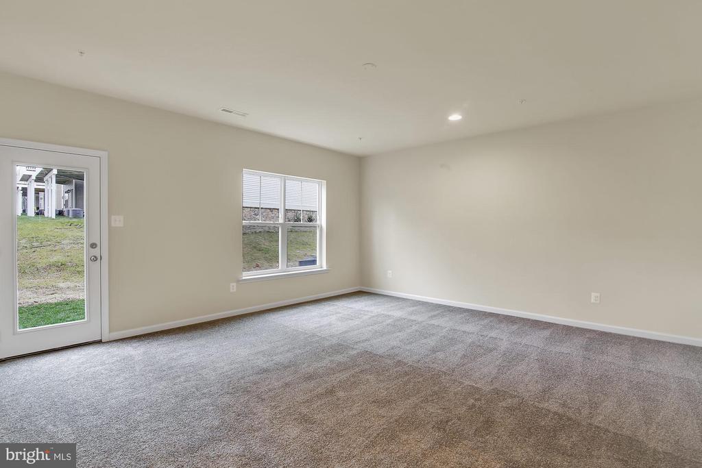 Residential in GLEN BURNIE 4