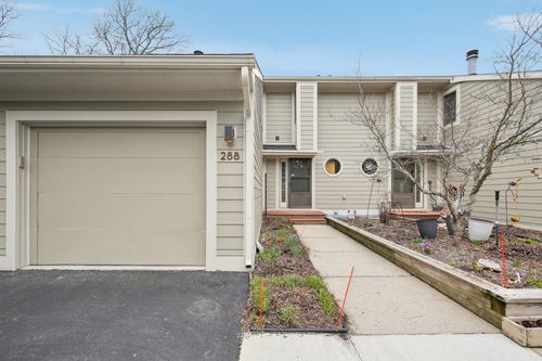 288 Whitlock St, Saline, MI, 48176-9679 | Card Image