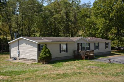 View of front of house with a front yard | Image 1