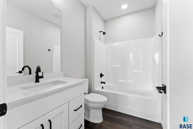 513 N Wildcat Dr, Townhouse with 3 bedrooms, 3 bathrooms and null parking in Sioux Falls SD | Image 40