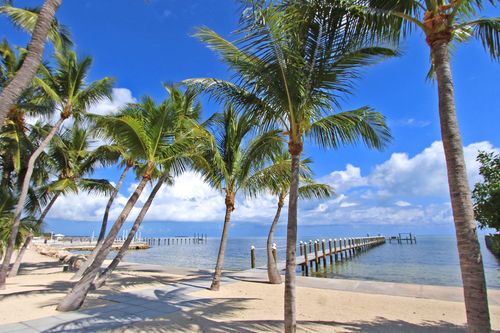 88547 Old Hwy, Tavernier, FL, 33070-4004 | Card Image