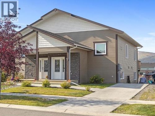 70 Iskoot Cres, Whitehorse, YT, Y1A0P6 | Card Image