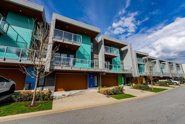 15 - 3596 Salal Drive, Townhouse with 3 bedrooms, 2 bathrooms and 2 parking in North Vancouver BC | Image 2