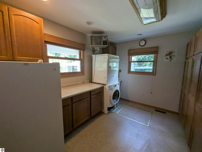 122 N Huron Rd, House other with 3 bedrooms, 2 bathrooms and null parking in Au Gres MI | Image 16