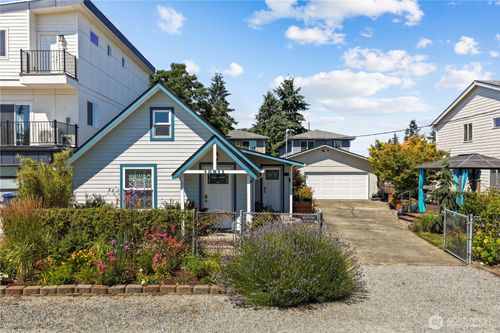 10611 2nd Place Sw, Seattle, WA, 98146 | Card Image