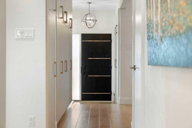 3004 13 Avenue Sw, House other with 5 bedrooms, 4 bathrooms and 5 parking in Calgary AB | Image 4