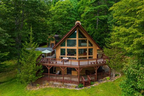 132 Loveland Hill Rd, White River Junction, VT, 05001-9389 | Card Image