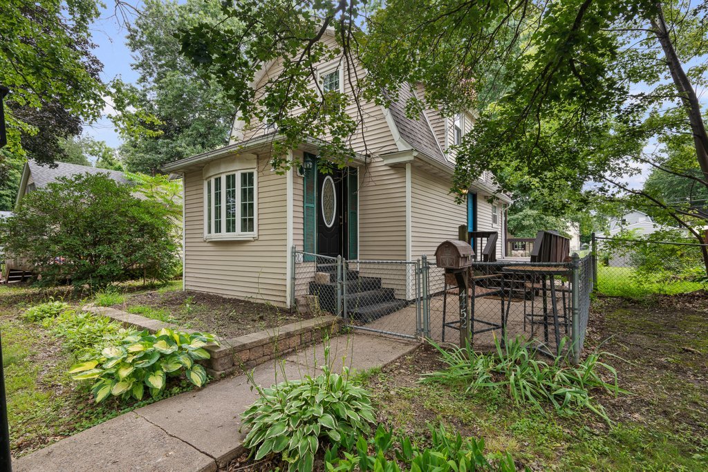 Residential in Rock Island 3
