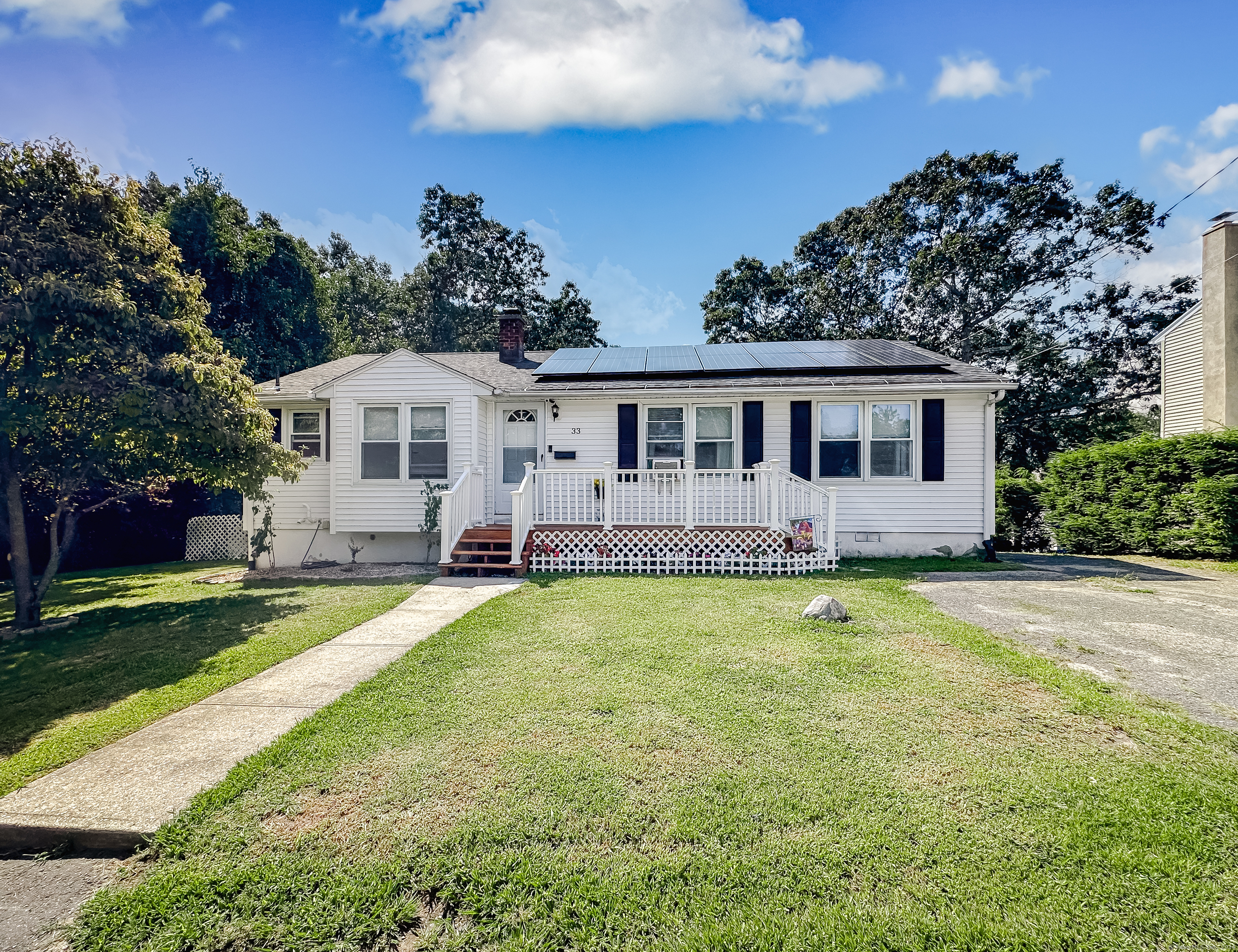 Pleasant View Ave, Waterbury, CT 06705