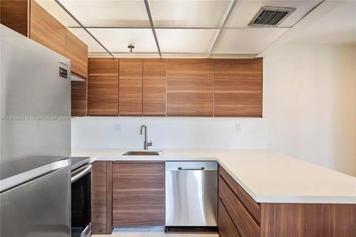 apt-606-17890 W Dixie Hwy, North Miami Beach, FL, 33160-4827 | Card Image