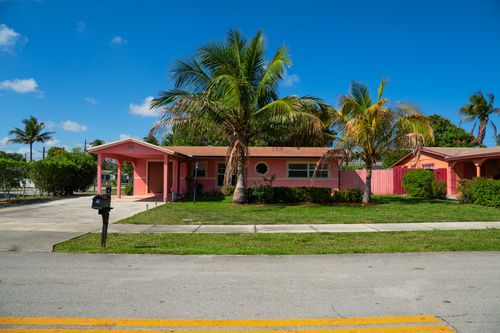 231 Nw 20th St, Pompano Beach, FL, 33060-5042 | Card Image