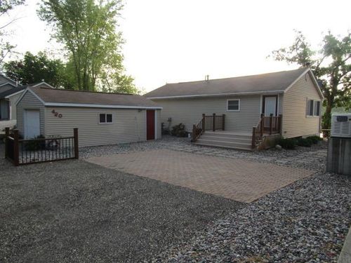420 River View Rd, Guttenberg, IA, 52052-9472 | Card Image