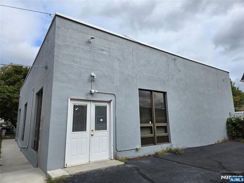 334 Paterson Ave, East Rutherford, NJ, 07073-1338 | Card Image