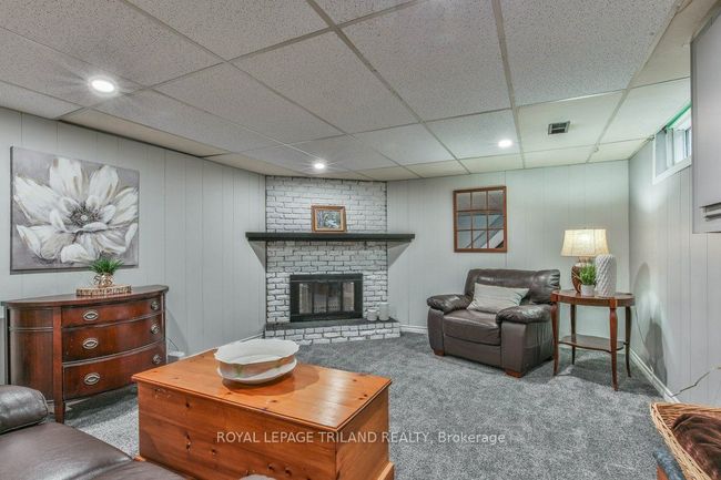 834 Viscount Rd, House other with 3 bedrooms, 2 bathrooms and 4 parking in London ON | Image 25