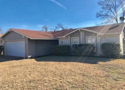 12212 Bishop Dr, Balch Springs, TX, 75180-3318 | Card Image