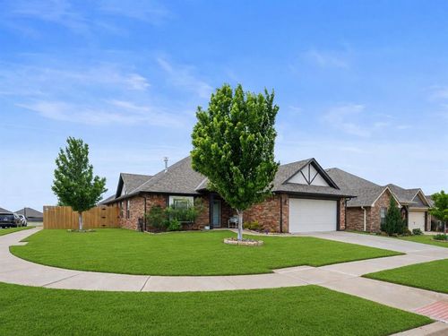 18601 Maidstone Ln, Edmond, OK, 73012-1006 | Card Image