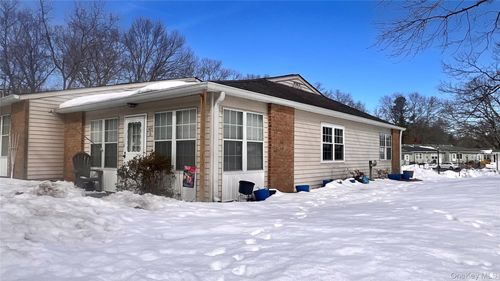 unit-d-421 Weymouth Ct, Ridge, NY, 11961-1345 | Card Image