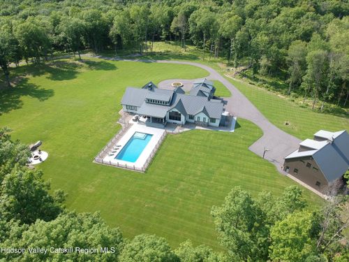 141 Ackert Hook Rd, Rhinebeck, NY, 12572-2604 | Card Image