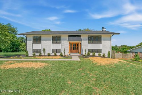 8236 Spruceland Rd, Powell, TN, 37849-3973 | Card Image