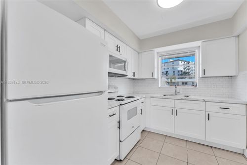 apt-b218-7330 Sw 82nd St, Miami, FL, 33143-7426 | Card Image