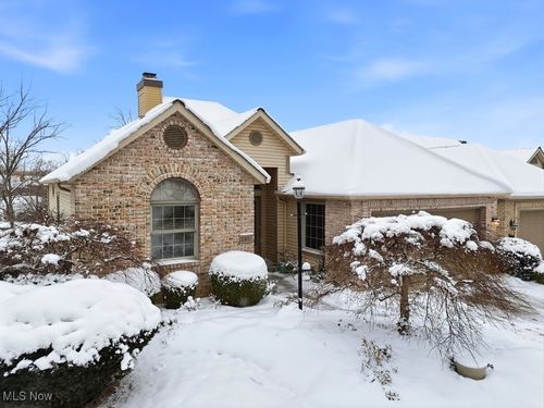 2804 Valley Rd, Cuyahoga Falls, OH, 44223-3602 | Card Image