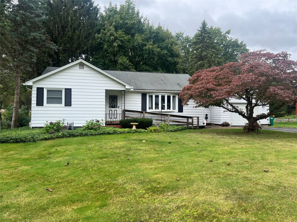 Exeter Rd, Erie, PA 16509