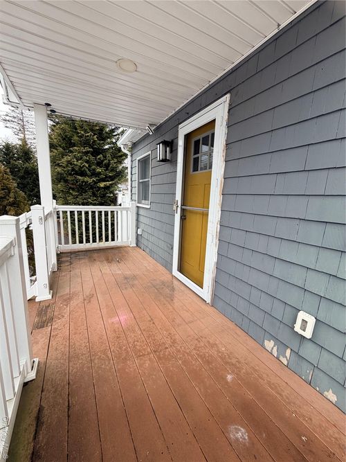 5 Bristol St, Huntington, NY, 11743-4614 | Card Image