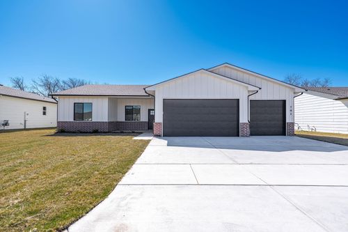 701 Elmwood St, Park City, KS, 67147-1125 | Card Image