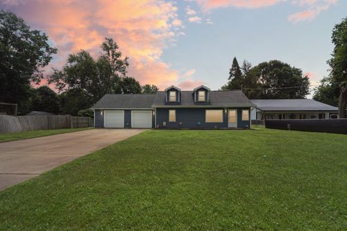 145 Falcon Rd, Jackson, MI, 49202-1115 | Card Image