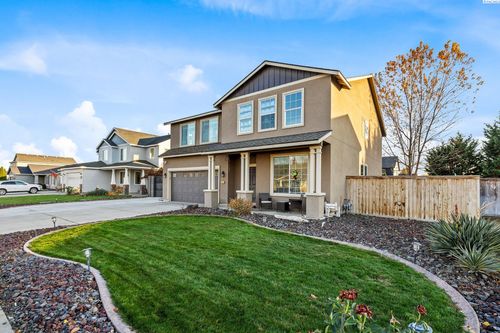 4916 Malaga Dr, Pasco, WA, 99301-8261 | Card Image