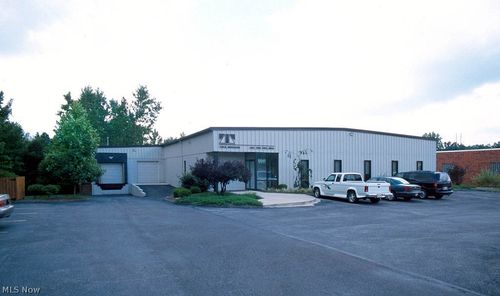 9941 York Theta Dr, North Royalton, OH, 44133-3512 | Card Image