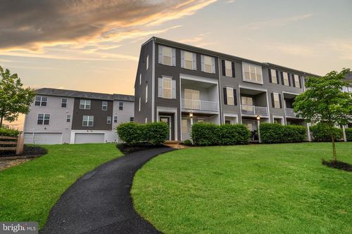 3226 Light Way, MECHANICSBURG, PA, 17055-7068 | Card Image