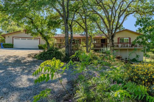 5552 Cox Dr, Valley Springs, CA, 95252-9593 | Card Image